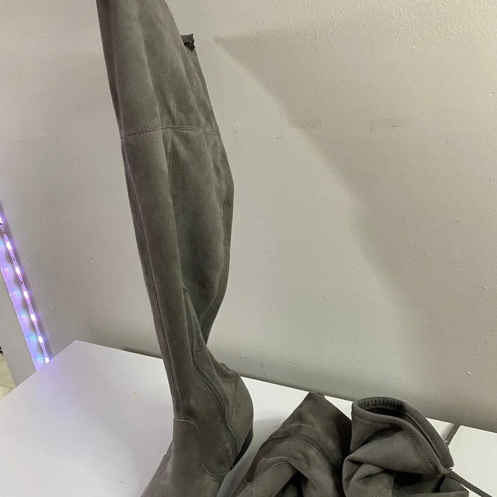 Womens 9.5 Tall Grey Faux Suede Boots Over the knee Flat Tie Back Missing string